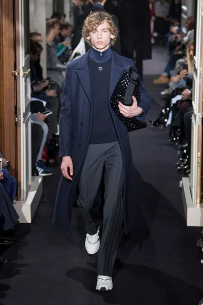 Look 47
